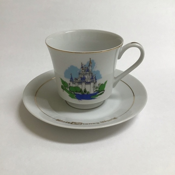 Walt Disney World Cinderella's Castle Tea Cup & Saucer Gold Trim 1970’s Vintage - Picture 12 of 12